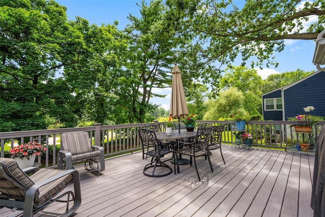 918 Sylvan Ln, Mamaroneck, NY 10543 - wooden deck with outdoor dining area