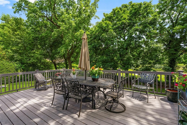 918 Sylvan Ln, Mamaroneck, NY 10543 - wooden deck with outdoor dining space
