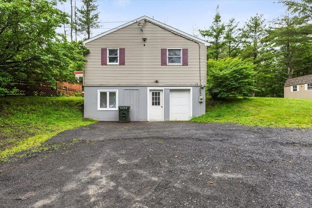 61 Travis Blvd, Catskill, NY 12414 - view of front facade featuring a front yard and driveway