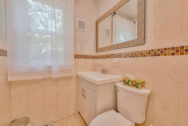 36 W Saint Marks Pl, Valley Stream, NY 11580 - bathroom featuring tile walls and vanity