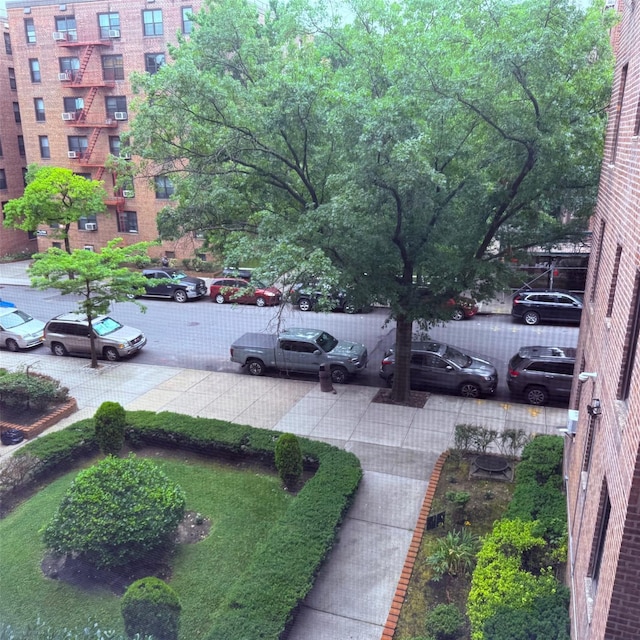 83-15 98th St Unit 3K, Woodhaven, NY 11421 - view of yard