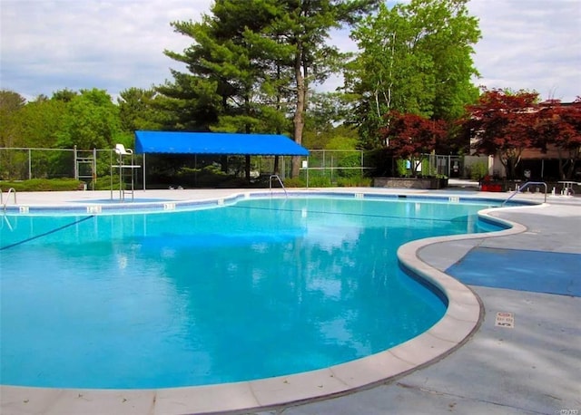 42 Richmond Blvd Unit 4B, Ronkonkoma, NY 11779 - view of community pool