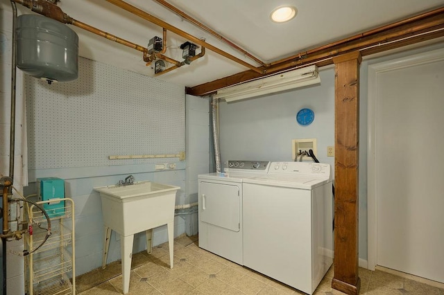 152 Bart Dr, Poughkeepsie, NY 12603 - laundry area featuring separate washer and dryer
