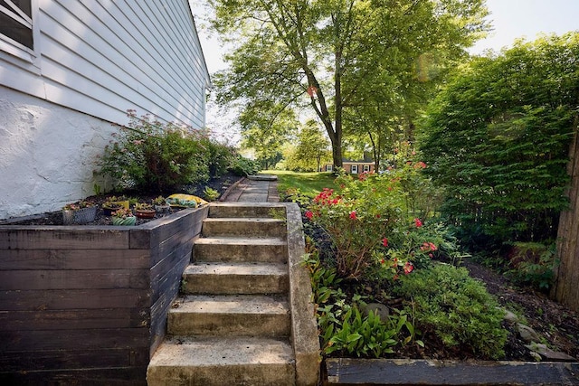 152 Bart Dr, Poughkeepsie, NY 12603 - view of stairs