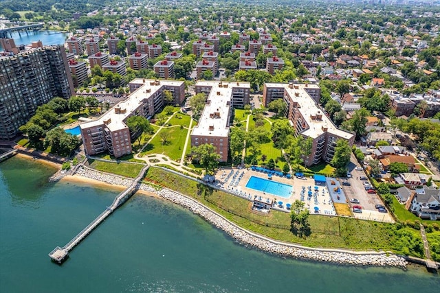 162-41 Powells Cove Blvd Unit 4D, Beechhurst, NY 11357 - aerial view of property's location with a pool and a large body of water