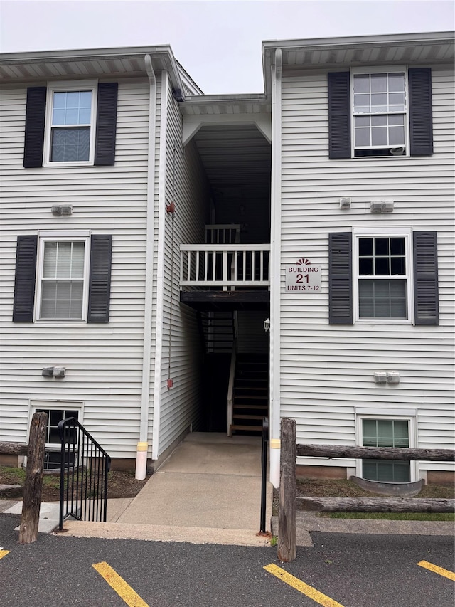 21 Lexington Hl Unit 8, Harriman, NY 10926 - view of front of home with uncovered parking