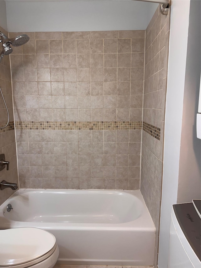21 Lexington Hl Unit 8, Harriman, NY 10926 - bathroom with toilet and bathing tub / shower combination
