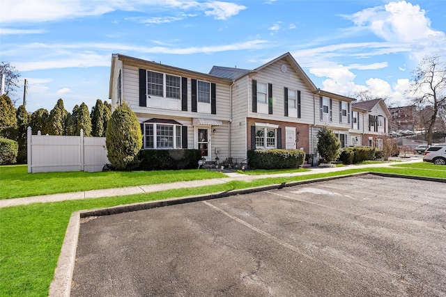 28 Centre St, Yonkers, NY 10701 - multi unit property featuring uncovered parking