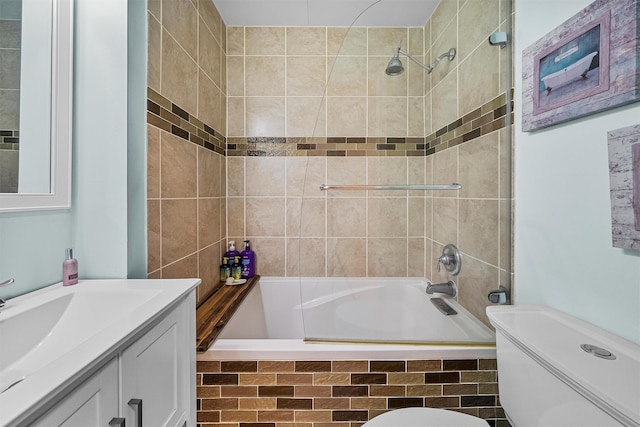 28 Centre St, Yonkers, NY 10701 - bathroom with tiled shower / bath combo and vanity