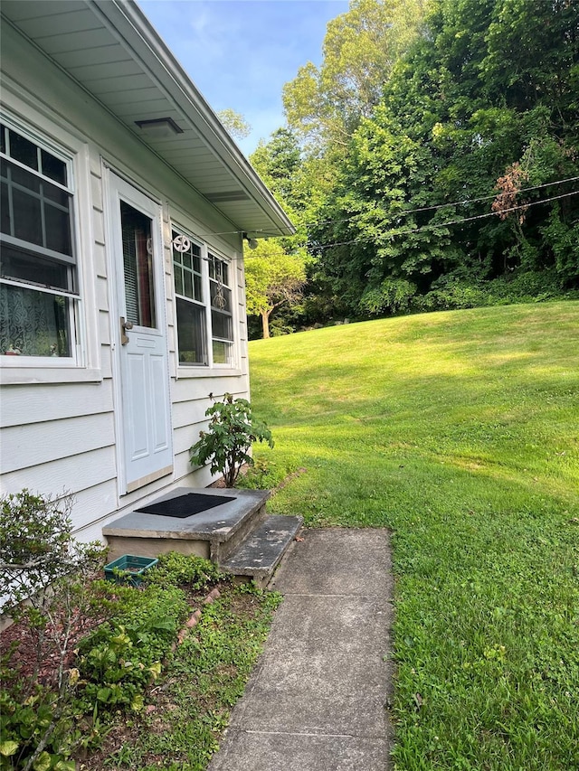 11 Crescent Dr, Cortlandt Manor, NY 10567 - view of grassy yard