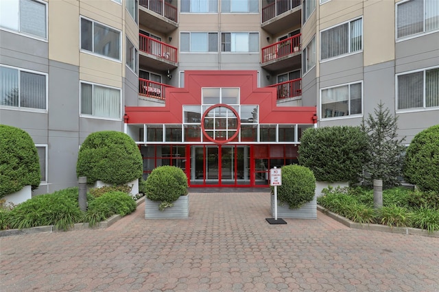 10Stewart Place 3Hw, White Plains, NY 10601 - view of apartment building / complex