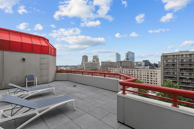 10Stewart Place 3Hw, White Plains, NY 10601 - patio / terrace with a view of skyline