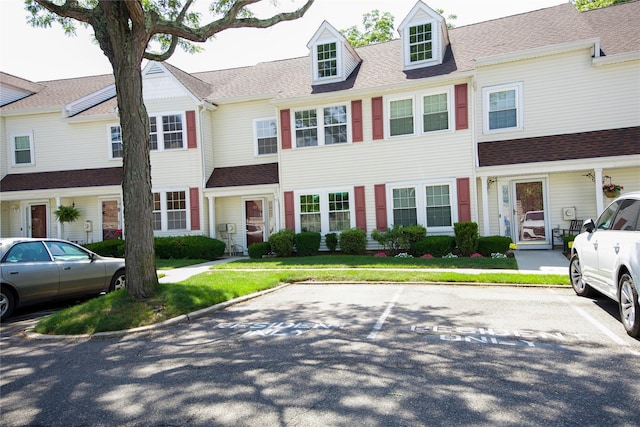 59 Stratford Grn Unit 59, Farmingdale, NY 11735 - photo 1