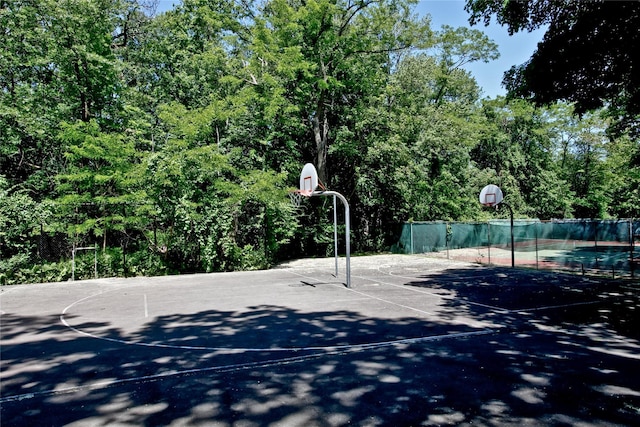 96 Highridge Rd, New Rochelle, NY 10804 - view of basketball court with community basketball court