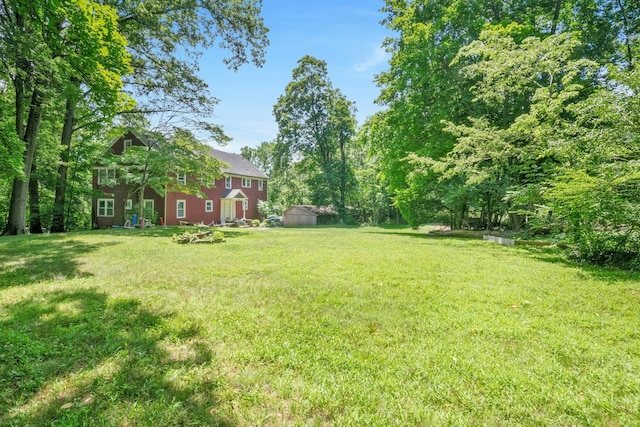 858 Pleasantville Rd, Briarcliff Manor, NY 10510 - view of grassy yard