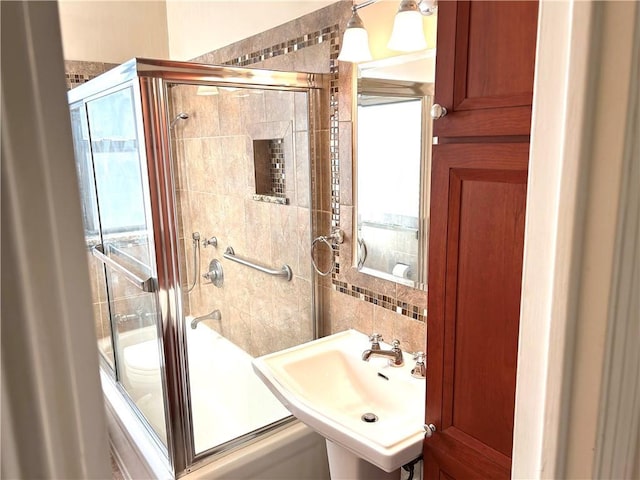 35 Parkview Ave Unit 5C, Bronxville, NY 10708 - full bath featuring a sink and tile walls