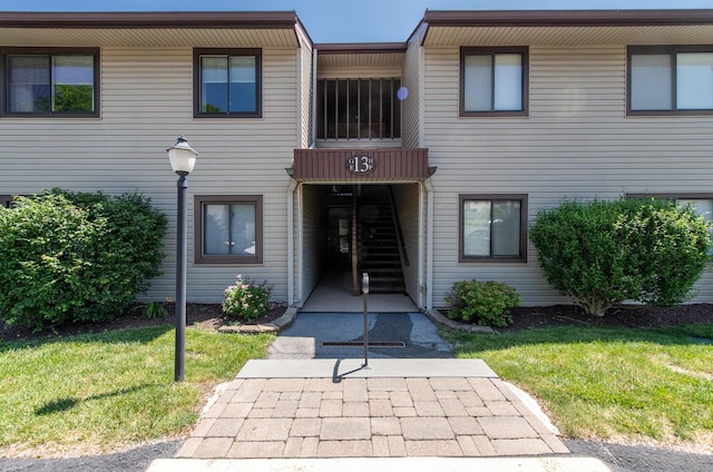 13 Knightsbridge Unit G, Poughkeepsie, NY 12603 - view of front of property featuring stairs and a front lawn