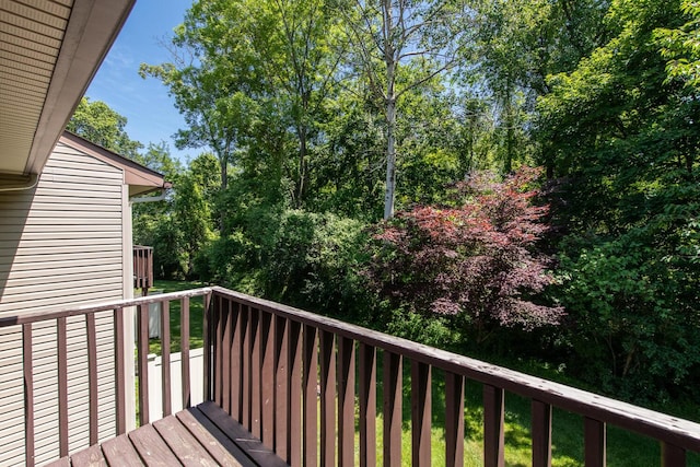 13 Knightsbridge Unit G, Poughkeepsie, NY 12603 - view of wooden deck