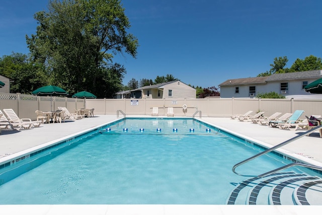 13 Knightsbridge Unit G, Poughkeepsie, NY 12603 - community pool with a patio area