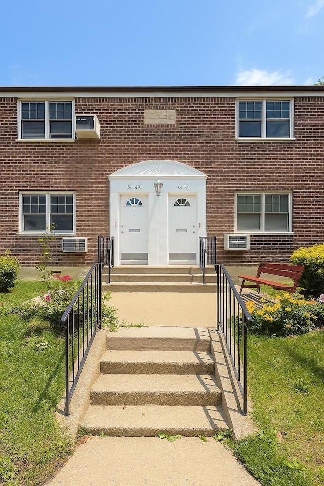 58-49 251st St Unit 1Floor, Little Neck, NY 11362 - photo 1