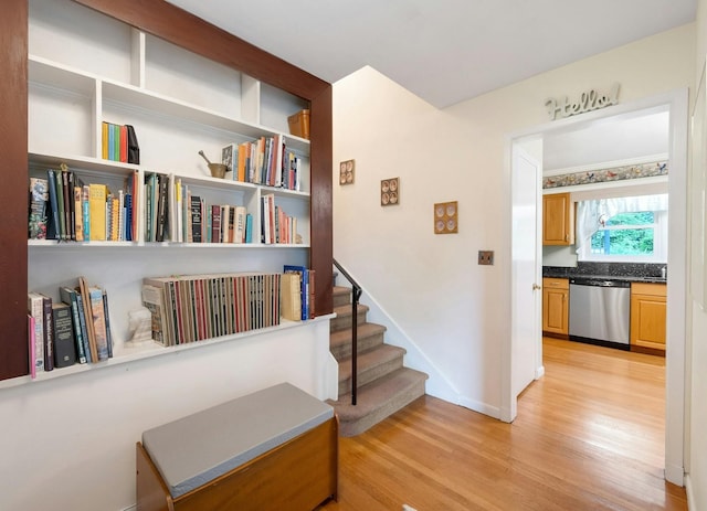9 Harrington Pl, Mamaroneck, NY 10543 - photo 2