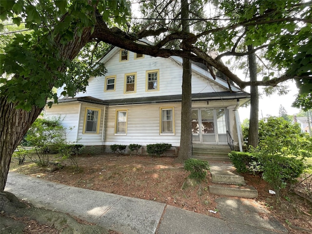 384 Hawthorne Ave, Yonkers, NY 10705 - view of front of home with covered porch