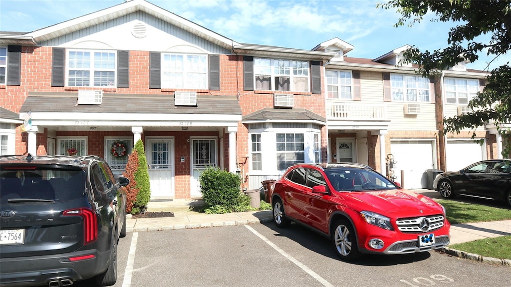 82109 Country Pointe Cir, Queens Village, NY 11427 - photo 1