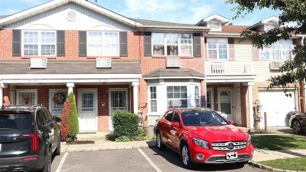 82109 Country Pointe Cir, Queens Village, NY 11427 - photo 3