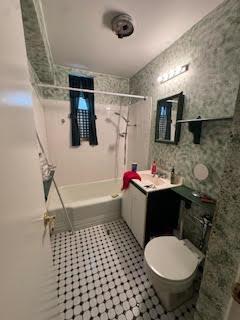 221McDonaldAve Avenue 1G, Brooklyn, NY 11218 - photo 4
