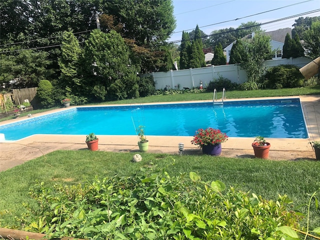 3 Woods Ln, Centereach, NY 11720 - view of swimming pool with a fenced backyard