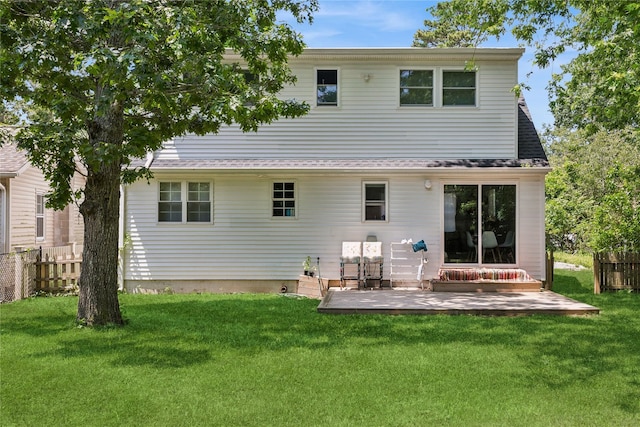 5 Coolidge Rd, Hampton Bays, NY 11946 - rear view of property featuring a shingled roof