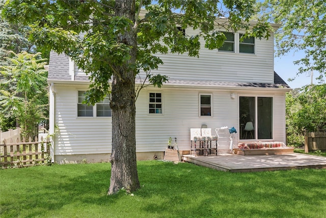 5 Coolidge Rd, Hampton Bays, NY 11946 - rear view of property with a shingled roof