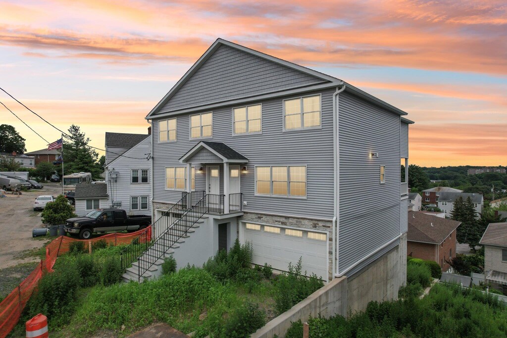 98 University Ave, Yonkers, NY 10704