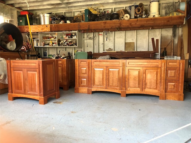 181 Walnut St, Lynbrook, NY 11563 - bar with concrete floors
