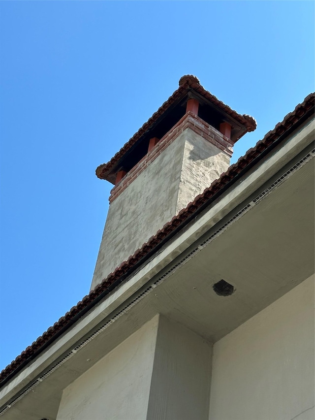 181 Walnut St, Lynbrook, NY 11563 - exterior view of stucco siding