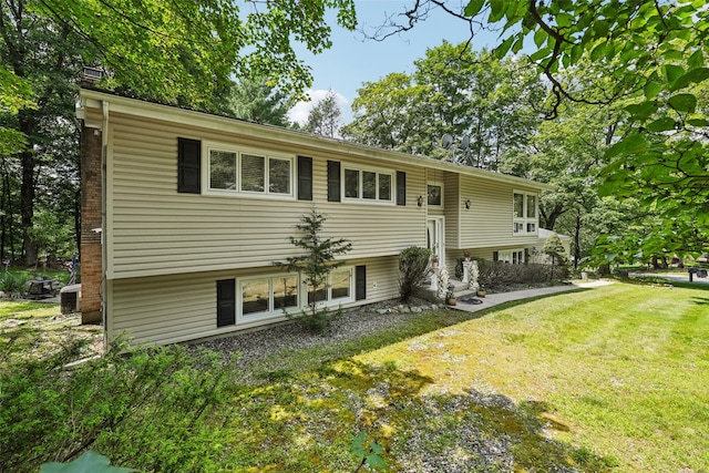 11 Lancaster Ln, Chestnut Ridge, NY 10952 - photo 2