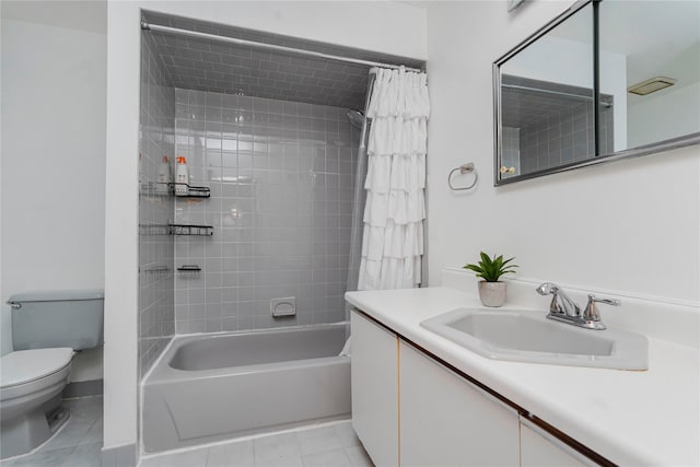 21 Carol Pl, Staten Island, NY 10303 - full bath featuring shower / bath combo with shower curtain, vanity, and tile patterned flooring