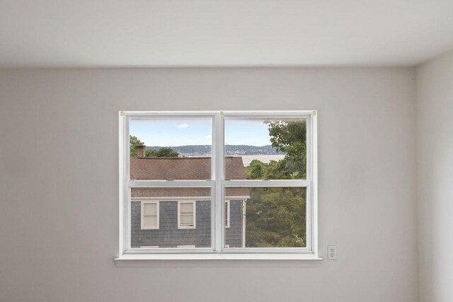 180 Depew Ave, Nyack, NY 10960 - detailed view of stucco siding