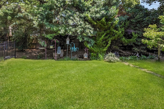 45 Mc Cue Ln, Babylon, NY 11702 - view of yard