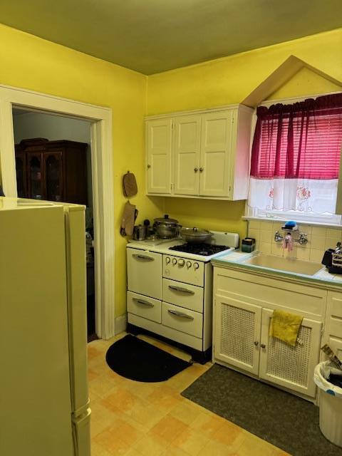 183-34 Fonda Ave, Saint Albans, NY 11412 - photo 4