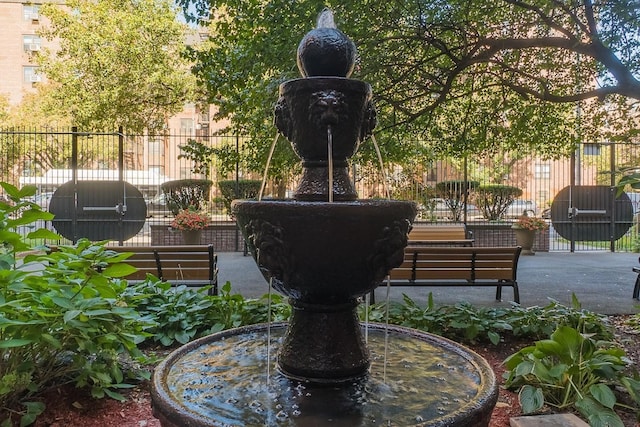 33-25 90th St Unit 3A, Jackson Heights, NY 11372 - view of home's community