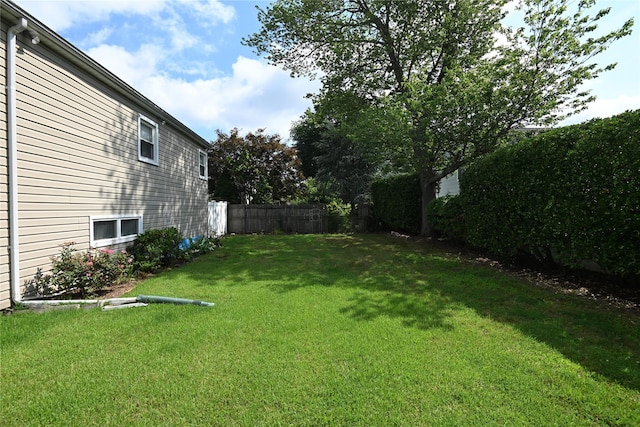22 Victoria Rd, North Babylon, NY 11703 - view of yard