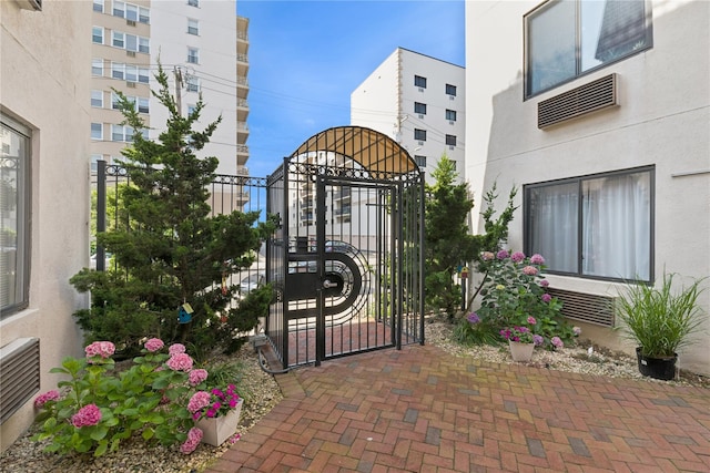 425 Shore Rd Unit 1A, Long Beach, NY 11561 - view of gate