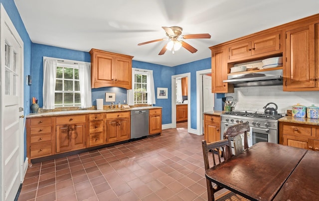 101 Forest Rd, Douglaston, NY 11363 - photo 9