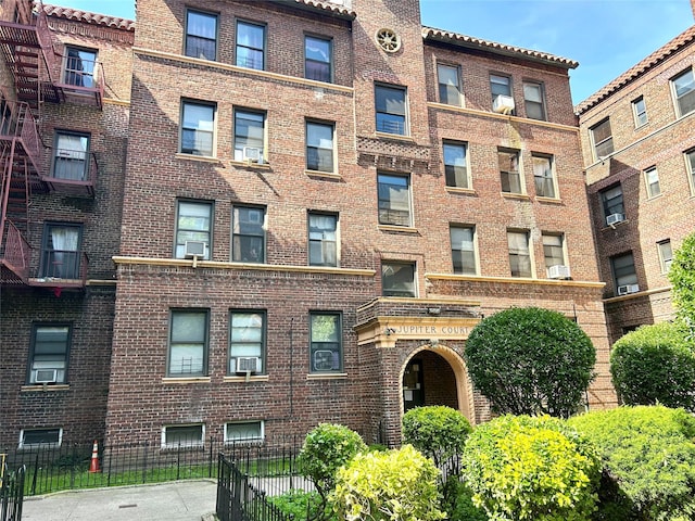6264 Saunders St Unit 4K, Rego Park, NY 11374 - photo 2