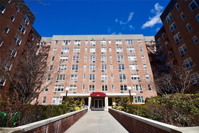 4 Sadore Ln Unit 5L, Yonkers, NY 10710 - view of apartment building / complex