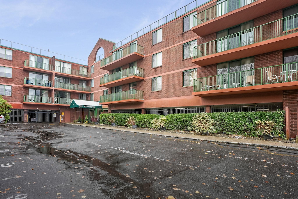 302 Church St Unit 3F, White Plains, NY 10603 - photo 1