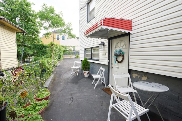 112 N Columbus Ave, Mount Vernon, NY 10553 - view of patio / terrace