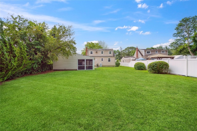6 Vermont St, Lindenhurst, NY 11757 - view of yard with a sunroom