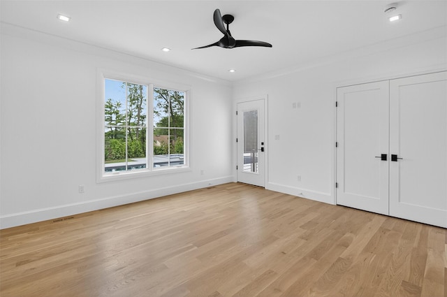 32A Pine Rd, Syosset, NY 11791 - unfurnished bedroom featuring light wood-style flooring, a ceiling fan, and recessed lighting